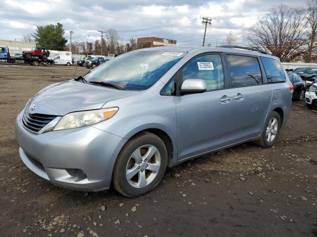 5TDKK3DC6BS039930 - 2011 TOYOTA SIENNA LE SILVER photo 1