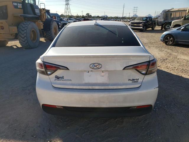 KMHE34L35HA075711 - 2017 HYUNDAI SONATA HYB WHITE photo 6