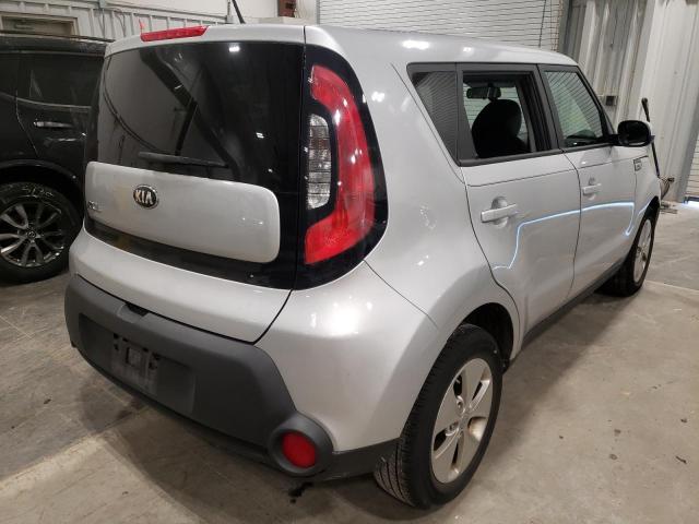 KNDJN2A24F7785124 - 2015 KIA SOUL SILVER photo 4