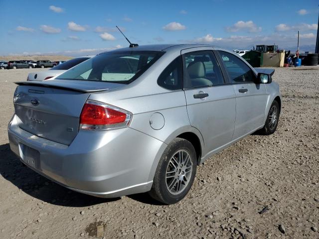 1FAHP3FN0BW149906 - 2011 FORD FOCUS SILVER photo 3