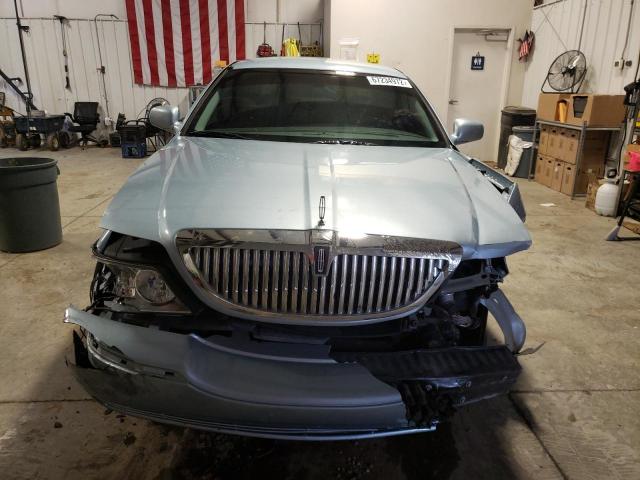 2LNHM82V79X623348 - 2009 LINCOLN TOWN CAR S BLUE photo 5