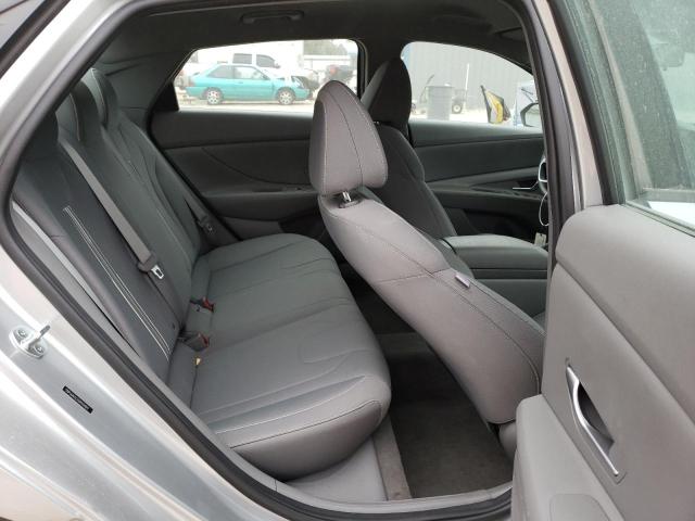 5NPLM4AG5MH024842 - 2021 HYUNDAI ACCENT BAS SILVER photo 6