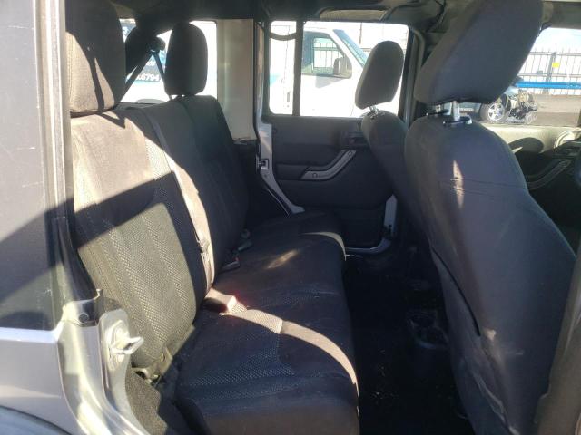 1C4BJWDG3GL121551 - 2016 JEEP WRANGLER U Silber Foto 11