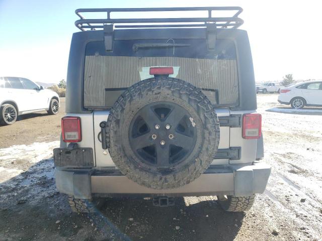 1C4BJWDG3GL121551 - 2016 JEEP WRANGLER U Silber Foto 6