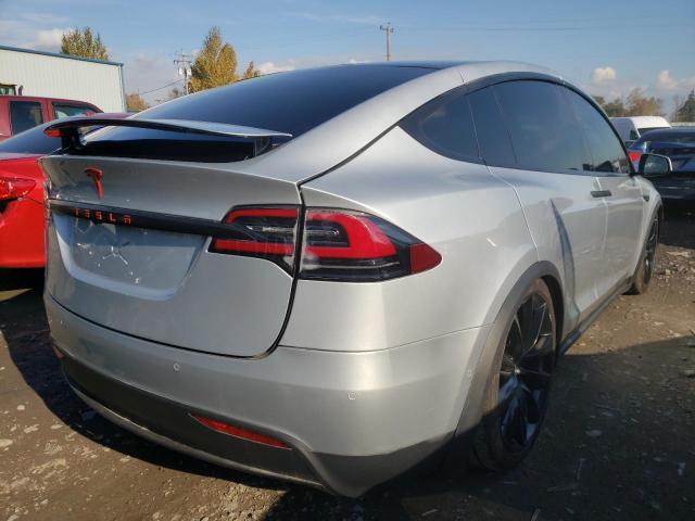 5YJXCDE2XJF116686 - 2018 TESLA MODEL X SILVER photo 4