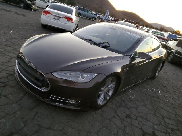 5YJSA1DN5DFP13520 - 2013 TESLA MODEL S Marrón foto 2