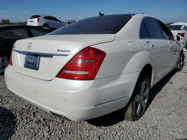 WDDNG9EB5DA500841 - 2013 MERCEDES-BENZ S 550 4MAT WHITE photo 4