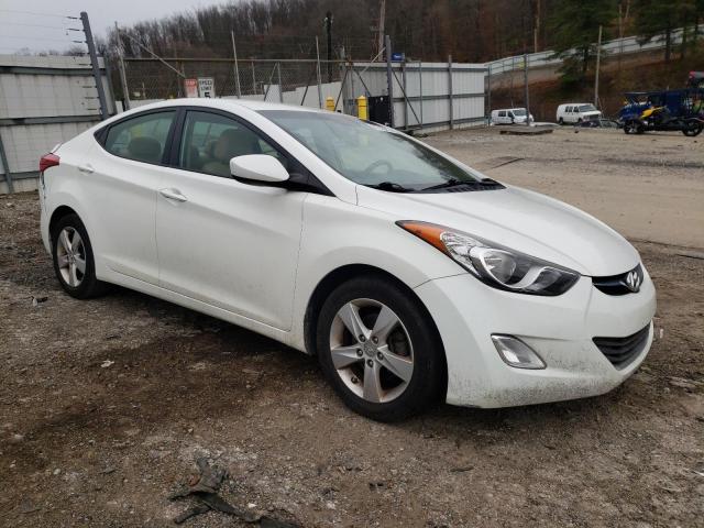 5NPDH4AE4DH440842 - 2013 HYUNDAI ELANTRA GL WHITE photo 4