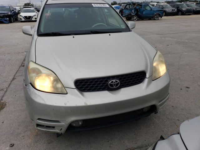 2T1KR32E74C252137 - 2004 TOYOTA MATRIX ვერცხლისფერი ფოტო 5