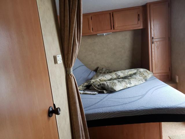 4YDT23R259N200012 - 2009 KEYSTONE HORNET WHITE photo 5