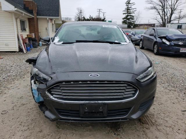 1FA6P0HD3F5113066 - 2015 FORD FUSION SE GRAY photo 5