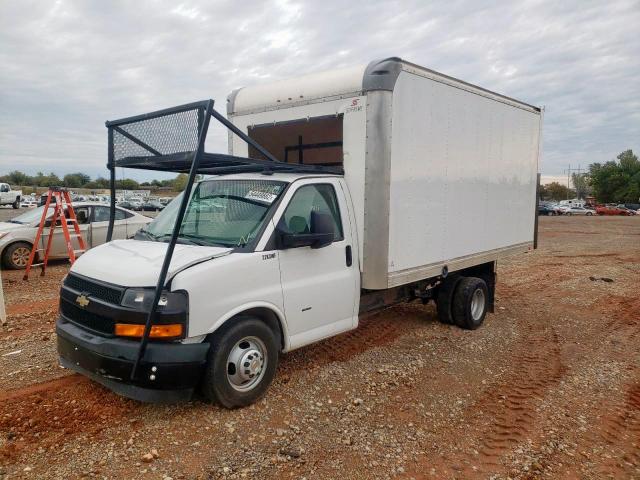 1GB3GSCBXK1259632 - 2019 CHEVROLET EXPRESS G3 WHITE photo 2