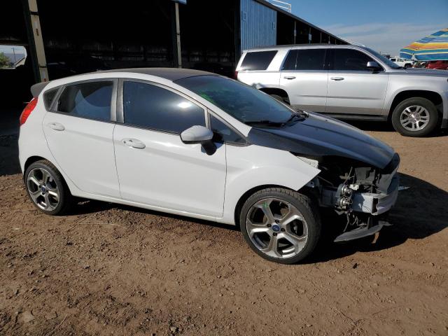 3FADP4TJ6EM225297 - 2014 FORD FIESTA S WHITE photo 4