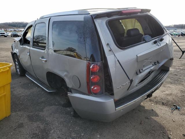 1GKFK638X8J207918 - 2008 GMC YUKON DENA SILVER photo 2