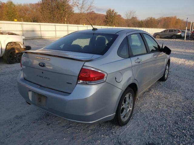 1FAHP36NX9W158090 - 2009 FORD FOCUS SES SILVER photo 4