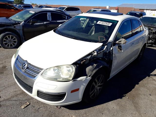 3VWSG71K75M627647 - 2005 VOLKSWAGEN NEW JETTA WHITE photo 2