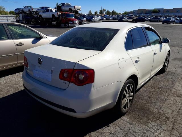 3VWSG71K75M627647 - 2005 VOLKSWAGEN NEW JETTA WHITE photo 4