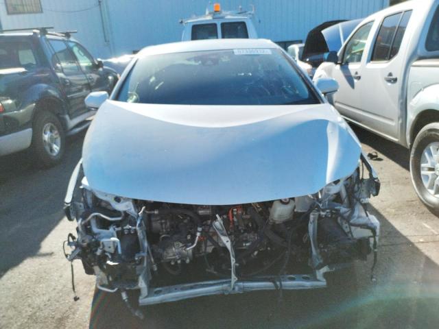 JTDKARFP1H3003241 - 2017 TOYOTA PRIUS PRIM WHITE photo 4