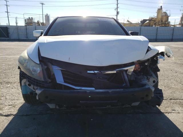 1HGCP26429A118722 - 2009 HONDA ACCORD LXP WHITE photo 5