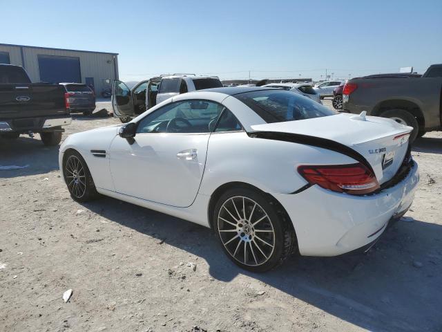 WDDPK3JA5JF156508 - 2018 MERCEDES-BENZ SLC 300 WHITE photo 2