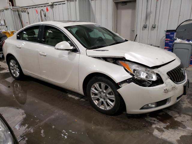 2G4GR5ER4C9142284 - 2012 BUICK REGAL WHITE photo 4