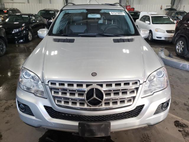 4JGBB8GB5AA615045 - 2010 MERCEDES-BENZ ML 350 4MA SILVER photo 5