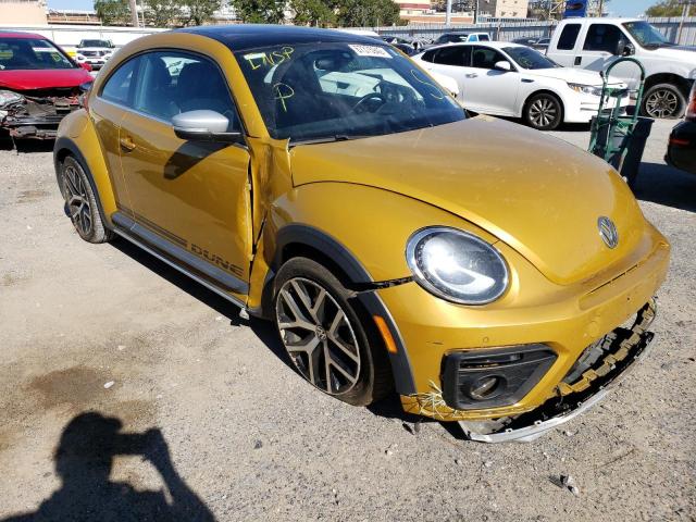 3VWS17AT4GM622211 - 2016 VOLKSWAGEN BEETLE DUN GOLD photo 1