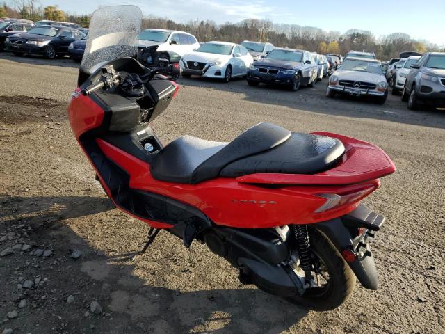 MLHNF0408F5100127 - 2015 HONDA NSS300 RED photo 3