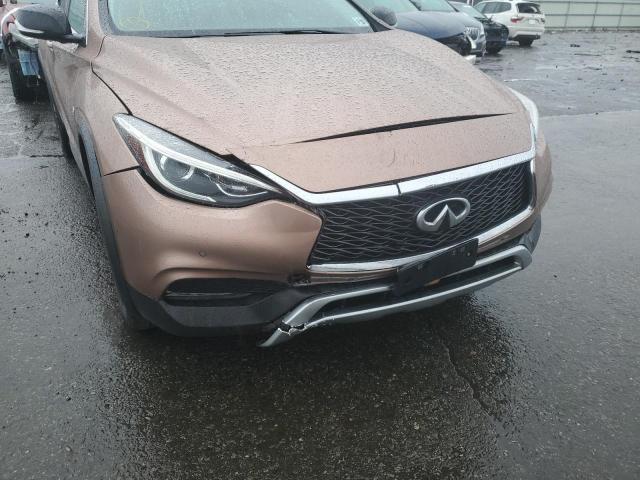 SJKCH5CR1HA017695 - 2017 INFINITI QX30 BASE BROWN photo 9