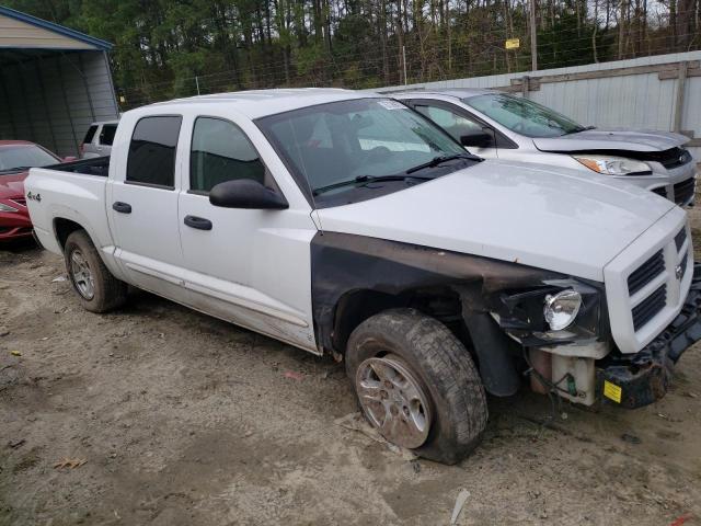 1D7HW48N26S654140 - 2006 DODGE DAKOTA QUA WHITE photo 4