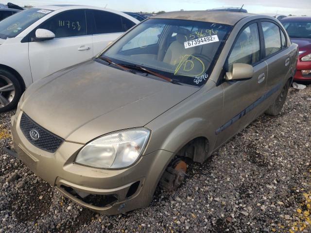 KNADE123266158696 - 2006 KIA RIO GOLD photo 2