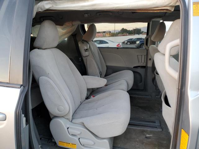 5TDKK3DC7ES426121 - 2014 TOYOTA SIENNA LE SILVER photo 11