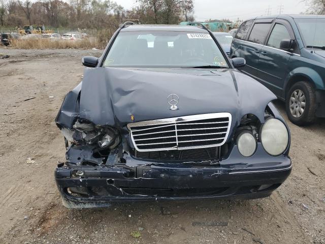 WDBJH82J01X053371 - 2001 MERCEDES-BENZ E 320 4MAT BLUE photo 5