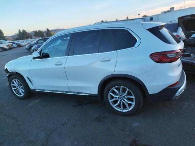 5UXCR6C52KLL07120 - 2019 BMW X5 XDRIVE4 WHITE photo 2