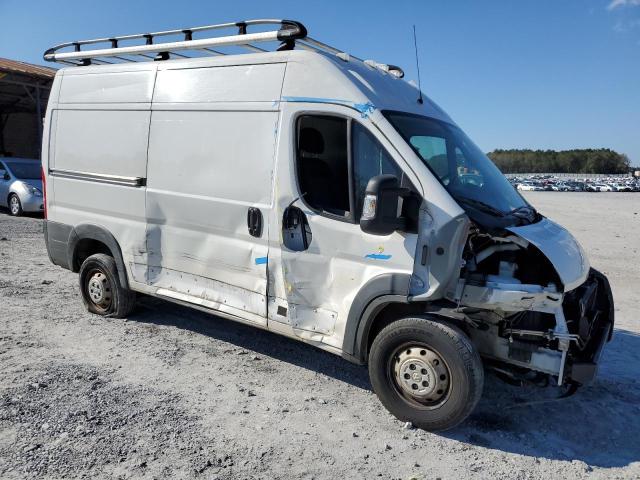 3C6TRVCG1JE112590 - 2018 RAM PROMASTER WHITE photo 4