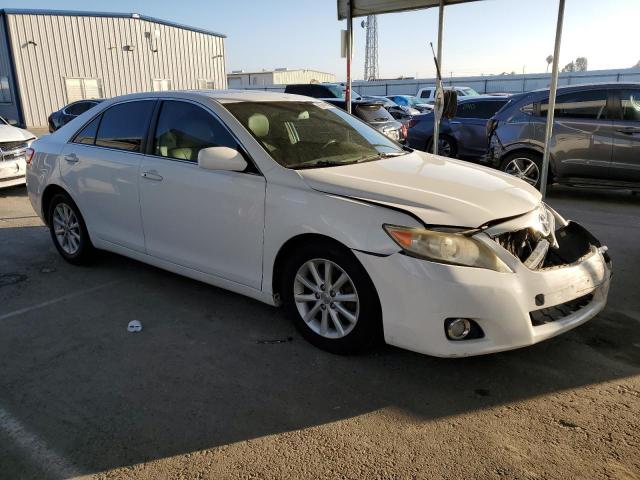 JTNBK3EK4A3046294 - 2010 TOYOTA CAMRY SE WHITE photo 4