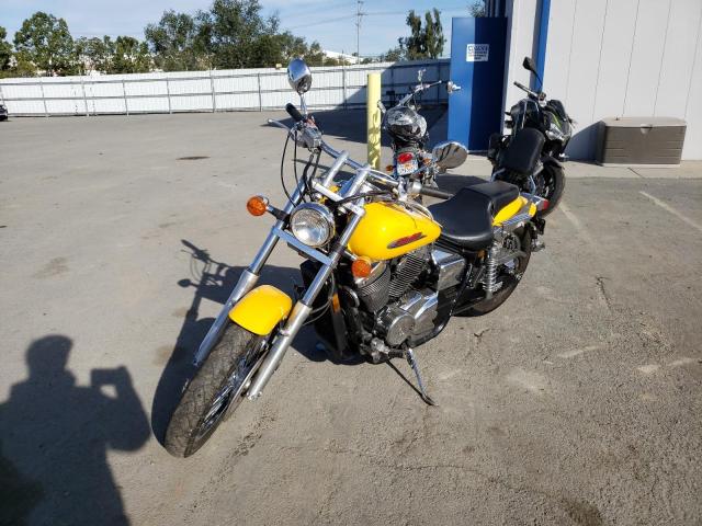 JH2RC44122M600501 - 2002 HONDA VT750 DC YELLOW photo 2