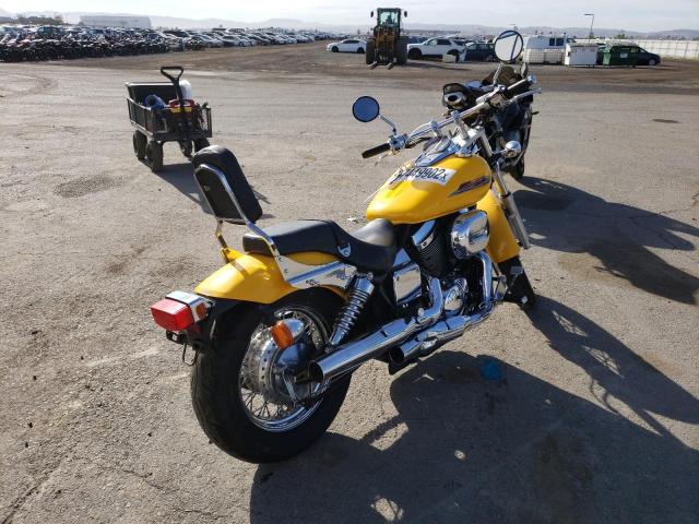 JH2RC44122M600501 - 2002 HONDA VT750 DC YELLOW photo 4