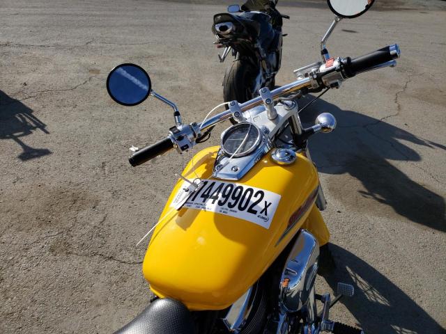 JH2RC44122M600501 - 2002 HONDA VT750 DC YELLOW photo 5