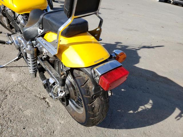 JH2RC44122M600501 - 2002 HONDA VT750 DC YELLOW photo 9