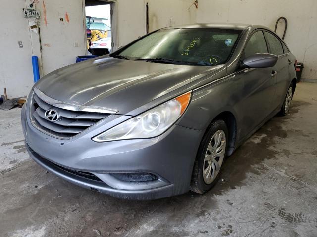 5NPEB4AC2BH231102 - 2011 HYUNDAI SONATA GLS GRAY photo 2