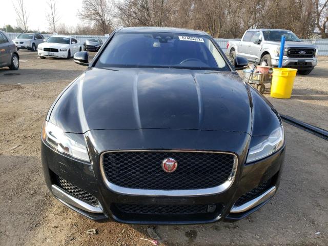 SAJBK4EV6JCY64311 - 2018 JAGUAR XF PRESTIG BLACK photo 5