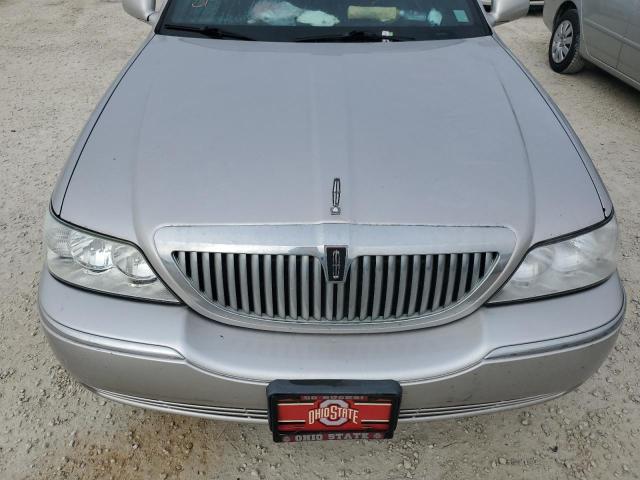 2LNBL8CV7AX631302 - 2010 LINCOLN TOWN CAR S SILVER photo 11