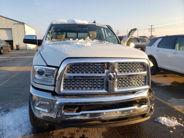 3C63R3JL6HG743841 - 2017 RAM 3500 LARAM WHITE photo 5