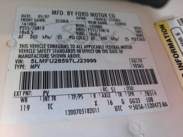 5LMFU28597LJ23999 - 2007 LINCOLN NAVIGATOR თეთრი ფოტო 13