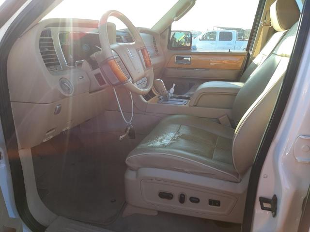 5LMFU28597LJ23999 - 2007 LINCOLN NAVIGATOR თეთრი ფოტო 7
