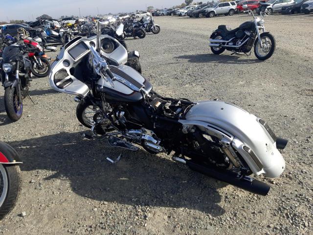 1HD1TCL36KB951330 - 2019 HARLEY-DAVIDSON FLTRXSE SILVER photo 3