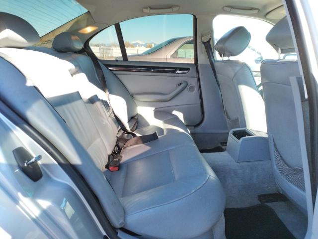 WBAAM3339XCA84540 - 1999 BMW 323 I AUTO SILVER photo 10