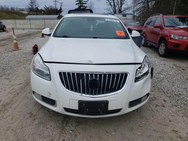 W04GS5EC7B1026370 - 2011 BUICK REGAL CXL WHITE photo 5