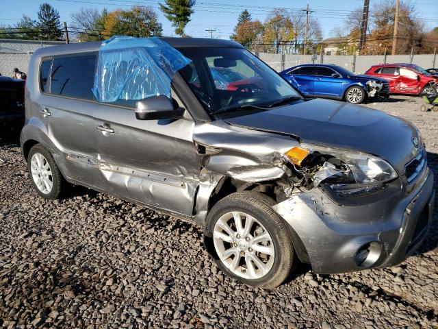 KNDJT2A68D7579472 - 2013 KIA SOUL GRAY photo 4